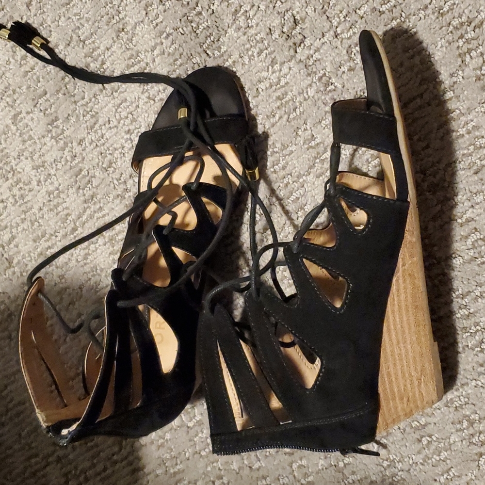 Sandals - Picture 7 of 7